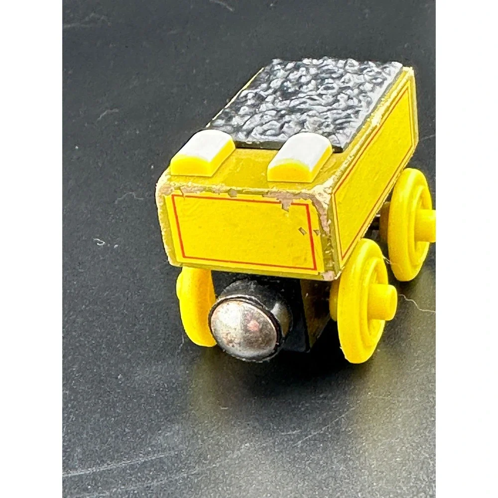 Thomas & Friends‎ Wooden Railway Molly's Tender Yellow Coal Car 2003 Train